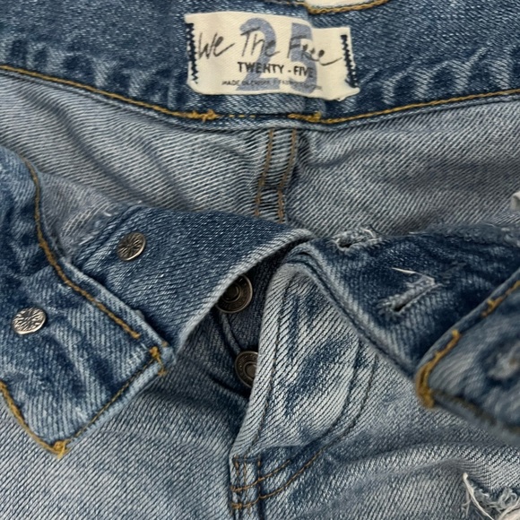 Freepeople jean shorts. Great condition and very cute. Fits an x-small. - Picture 3 of 3